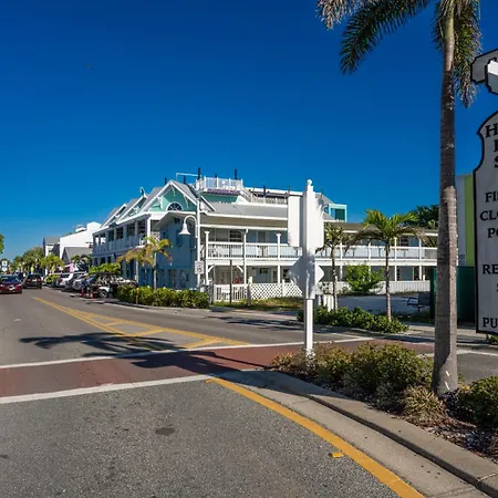Bloom Lagoon! Tropical Home With Heated Pool And Grill! Pet Friendly!